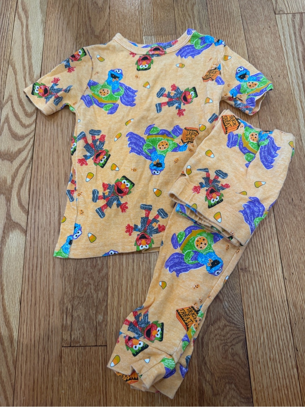 Toddler Sesame Street Halloween Pajamas 5T (Runs a Little Small)